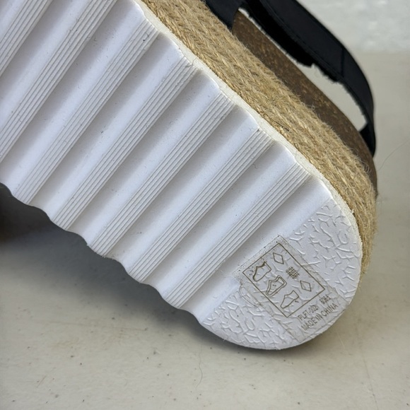 NWT Dirty Laundry Black Platform Sandals with Textured Straps - Picture 9 of 10
